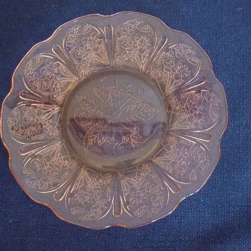 JEANNETTE PRESSED GLASS LUNCHEON OR SNACK PLATE, PATTERN CHERRY BLOSSOM